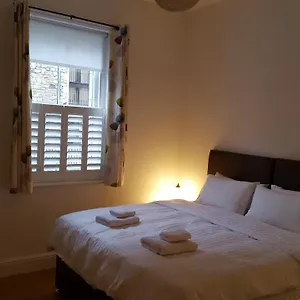Apartment 10 Grove St - 